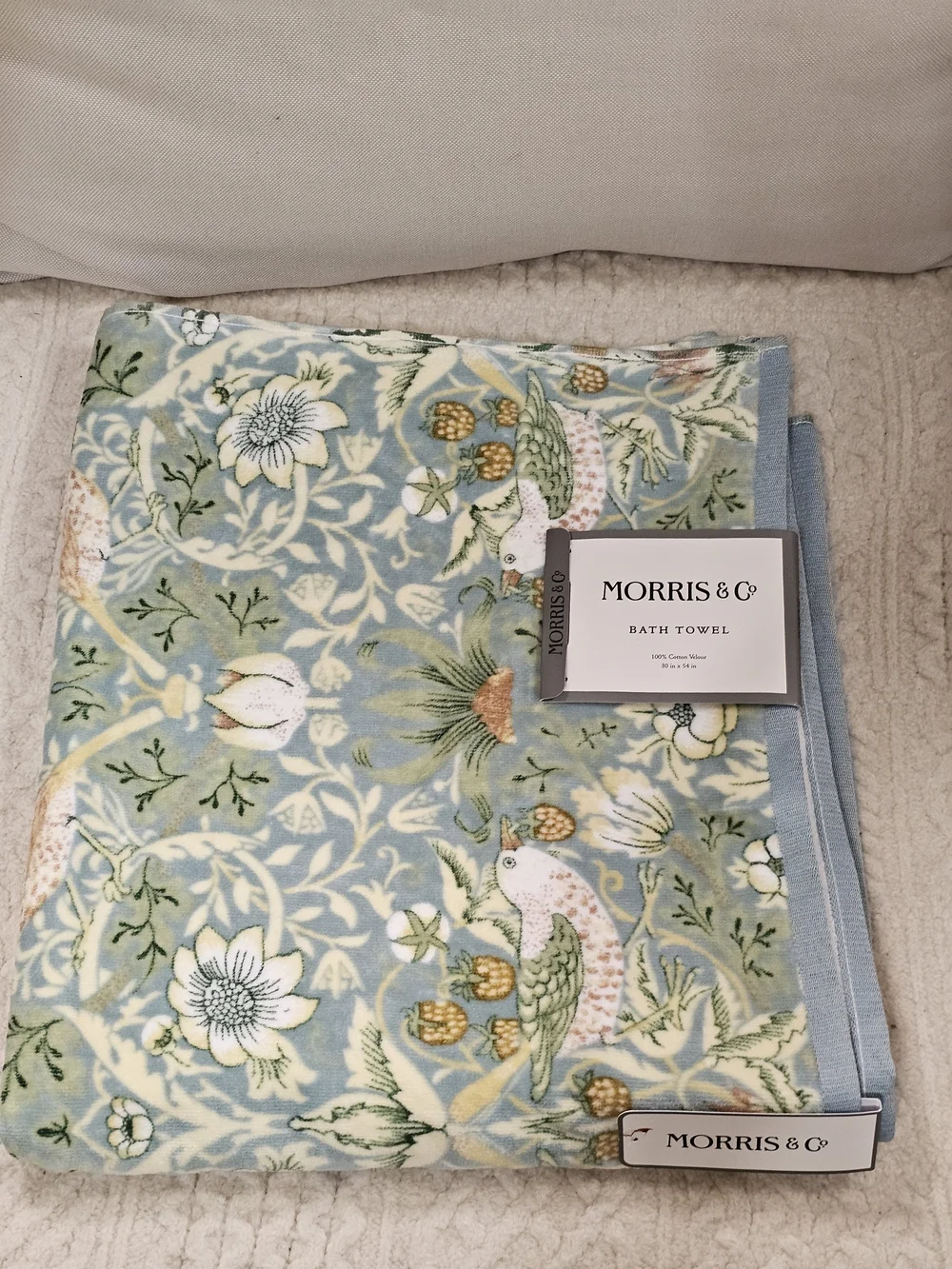 Morris & Co Floral Bird Bath Towel strawberry thief  30x54